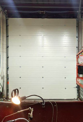 Op maat geïsoleerde sectionaaldeuren Aluminiumlegering Garage / winkel Positie Groothandel Exterieur Fabrieksproductie