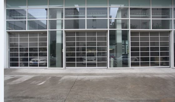 Aluminium sectionaaldeur met poedercoating Aluminium garagedeuren met volledig zicht