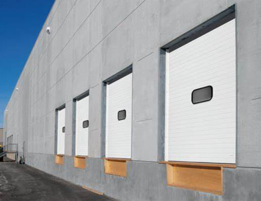 CE 2,0 mm geïsoleerde sectionele industriële deuren Automatische overhead stalen schuifdeuren
