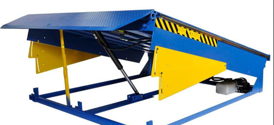 Automatische lading 8000 kg stationêre hydraulische geïntegreerde ladingdock leveler