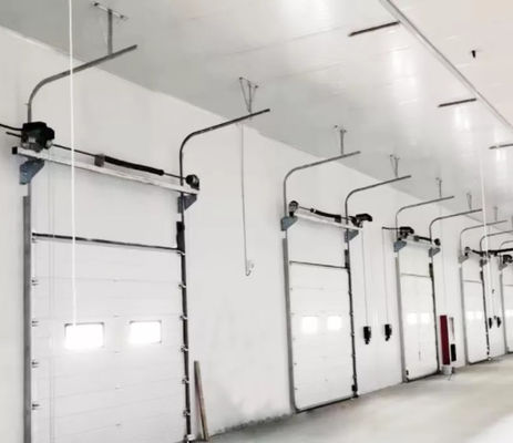 Commerciële geïsoleerde sectioneel garagedeuren Overhead 0.2-0.4m / S Automatisch