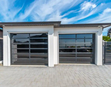 Poedergecoate aluminium sectionaire bovendeur met volledig zicht Garage Residentieel glazen paneel
