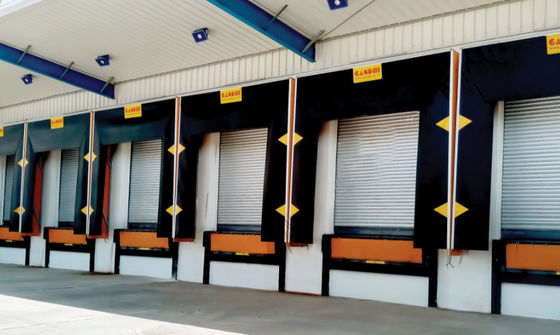 Verstelbare lading Dock Door Shelter Voor Trucks Of House Container PVC Dock
