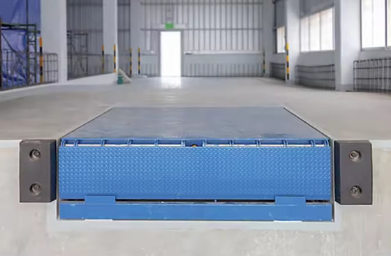 Aanpasbare lippenlengte Elektrische laaddock leveler met poeder gecoate afwerking en veiligheidscontroles