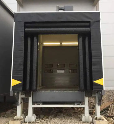 Rechthoekige opblaasbare havenbescherming Weers / UV-bestand Robuuste constructie Verstelbare opblaasbare geluidsisolatie