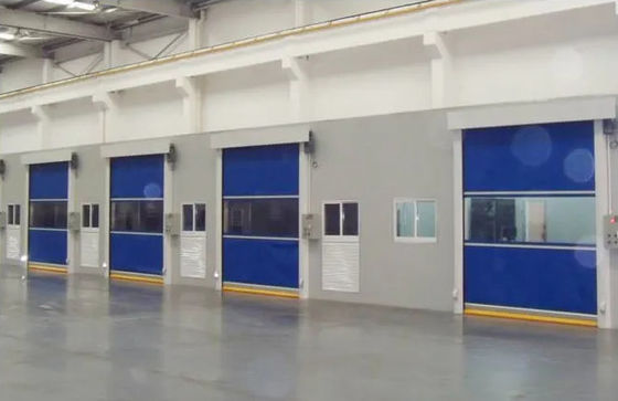 Warmte-isolatie snelle roldeuren met gemakkelijke installatie Automatische industriële magazijn docking stapeling