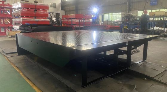 Aanpasbare elektrische hydraulische laaddockniveler met veiligheidsketen en drukknopcontroles