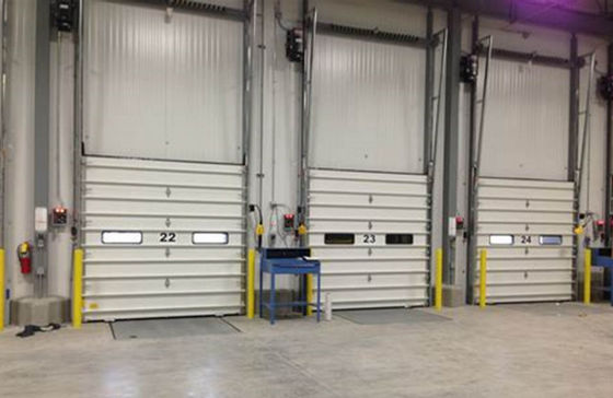 Geïsoleerde sectieafscheiding garagedeuren met polyurethaanfoom en ventilatie verticale afstandsbediening