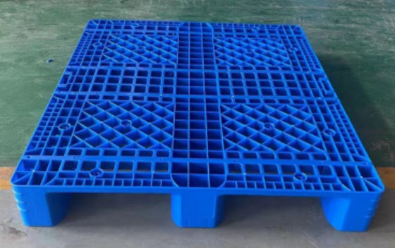 Producenten van zware HDPE-paletten met een laadvermogen van 1 ton