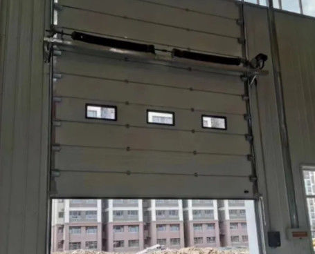 Geïsoleerde sectioneel geïsoleerde commerciële garagedeuren industriële verticale liftdeur