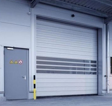 Gepersonaliseerde Power Coated 50-80mm Polyurethane Foam Geïsoleerde sectioneel garagedeuren