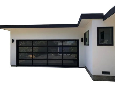 Hoge veiligheid Opening Type Handmatig of Automatisch Waterdichtheid Klasse 3 Transparante glazen doorsnede Garagedeur Moderne aangepaste intelligente werking Garagedeur