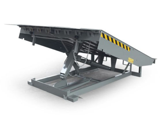 Drukknopcontroles Dock Door Levelers Workshop Automatische Dock Plate met aanpasbare liplengte 25000-40000LBS Veilig ontwerp
