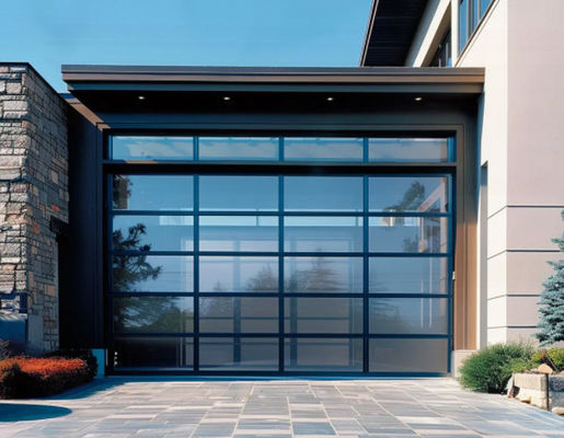 Moderne ontwerp stijl Waterdichtheid Klasse 3 Transparante glazen doorsnede Garagedeur met poedercoating
