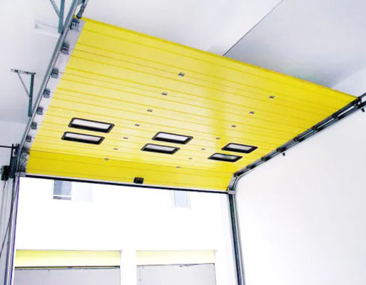 Windbestendige brandweerkazerne industriële sectiedeuren automatische gevormde technologie geluidsreductie