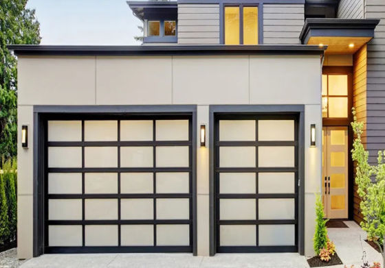 Aluminiumlegeringsglas Waterdichtheid Klasse 3 Doorzichtig glas Sectieve garagedeur Voor industriële gebouwen