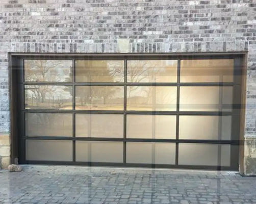 Doorzichtige glazen garagedeur Hoog waterdichtheid Geluidsisolatie