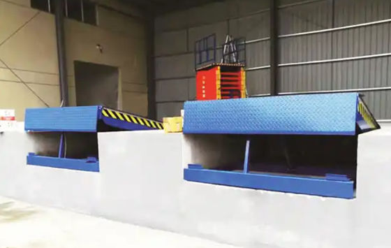 Aanpasbare Lip Lengte Workshop Automatische Dock Plate Dock Deur Levelers 25000-40000LBS Veilig Ontwerp Met Drukknop Bediening