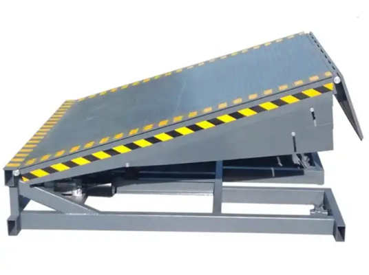 Hoge capaciteit 25000-40000LBS Veilig ontwerp Werkplaats Automatische Dock Plate met aanpasbare lip lengte Zware belasting oplossing voor logistiek & distributiecentra