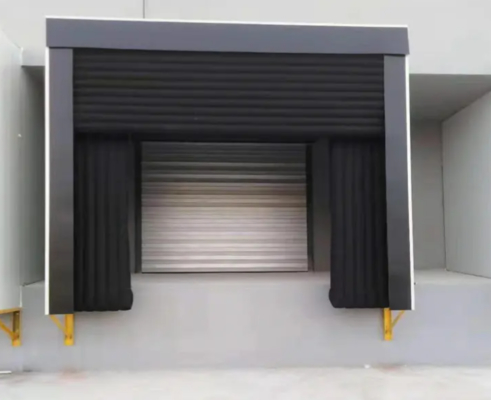 Uitstekende weersbestendigheid Industriële verstelbare geïsoleerde luchtdichte verzegelde opblaasbare havenbescherming uitgebreide PVC-dichtkussing voor magazijn en werkplaats materiaalleverancier