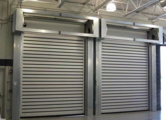 Automatische hoge snelheid spiraaldeur veiligheid efficiëntie levensduur 5 miljoen keer geïsoleerd elektrisch aluminium legering paneel voor industriële