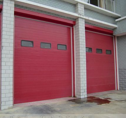 De Industriële Sectionele Deuren van het brandweerkazernegebruik, Sectionele Gevormd Automatisch van Staaldeuren 