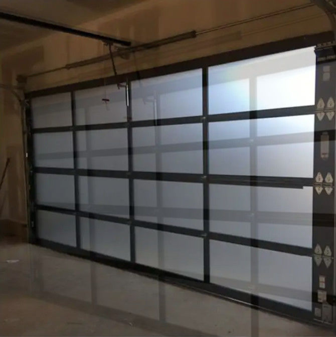 Moderne aluminium sectiedoor handmatige of automatische geluidsisolatie Wit/bruin/grijs/zwart paneel