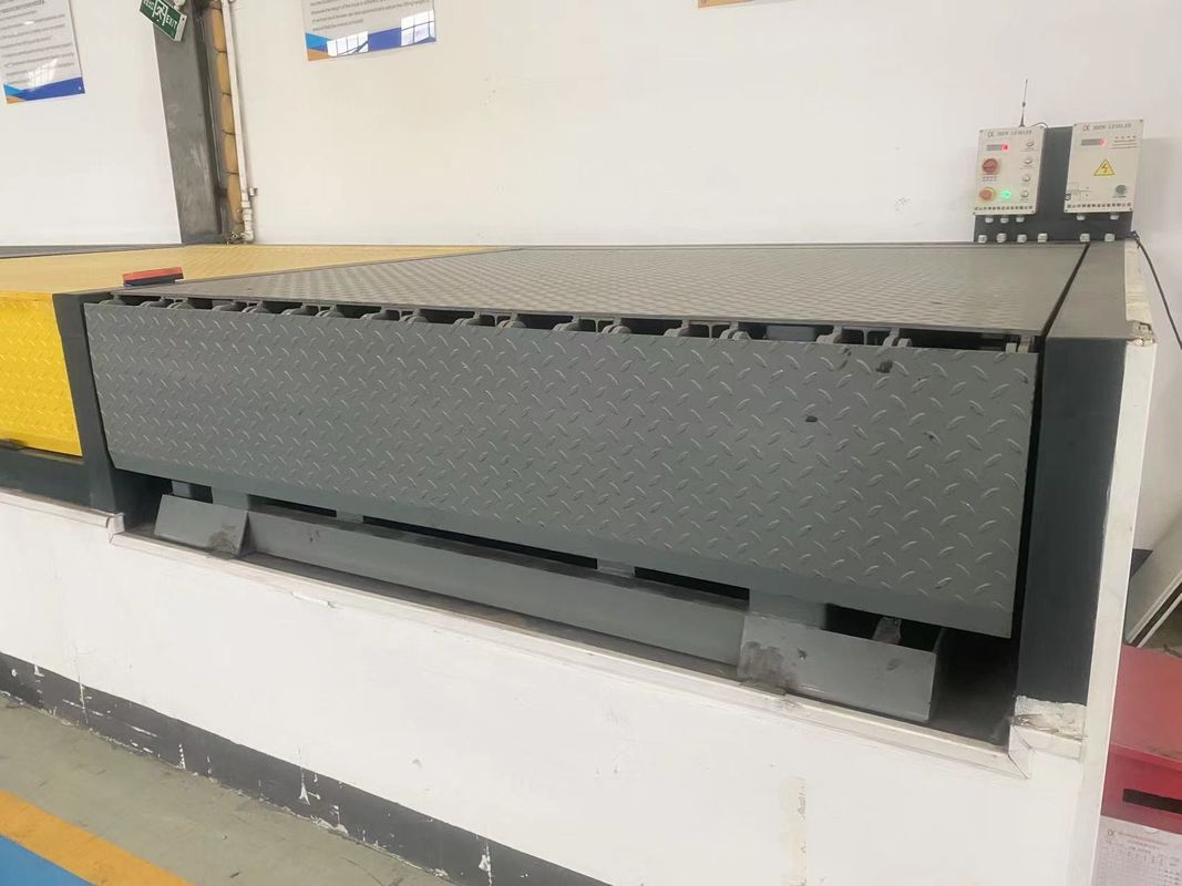 Aanpasbare poedergecoate automatische dock levelers 10t 12t 15t Grote lading hoogte verstelbaar Vaste