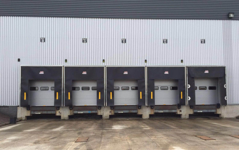 Moderne verstelbare laadsysteem Dock Door Shelter Met PVC Plastic Rubber Material Mechanische Dock Shelter
