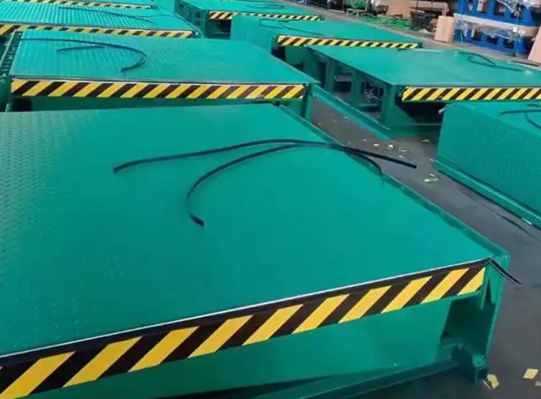 Elektrische Dock Door Levelers Workshop Automatische Dock Plate 25000-40000LBS Veilig ontwerp voor veilig laden