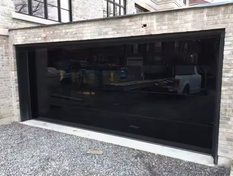 China Leverancier Aluminium Helder Volledig Zicht Aangepaste Waterdichtheid Klasse 3 Transparante Glazen Sectionale Garagedeur Handmatige of Automatische Openings Type Bruin