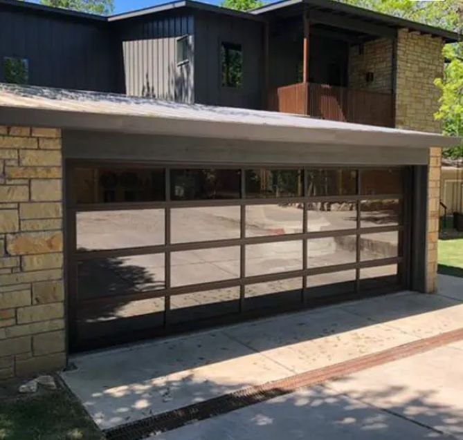 Waterdichtheidsklasse 3 Transparant Glas Uitstekende Windweerstand Industriële Overhead Stevige Sektionale Garagedeur met Handmatige of Automatische Bediening